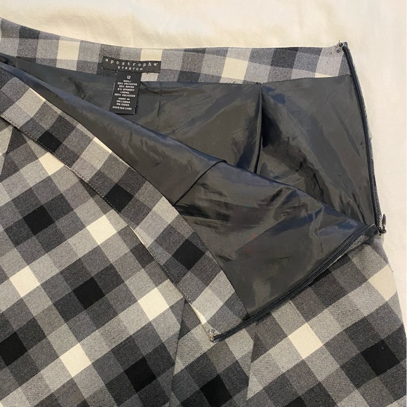 SALE! $8 Apostrophe stretch black/gray plaid lined skirt size 12 - Picture 5 of 8